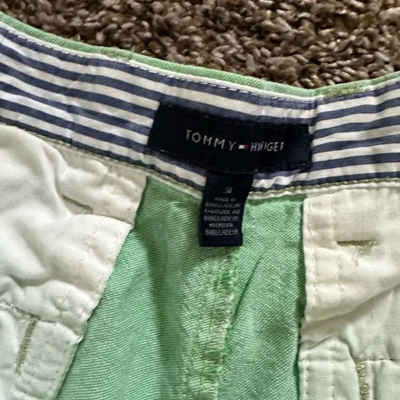 Men’s 34 Tommy Hilfiger Green Flat Front Shorts - Picture 4 of 8
